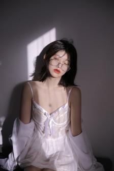 英烈千秋